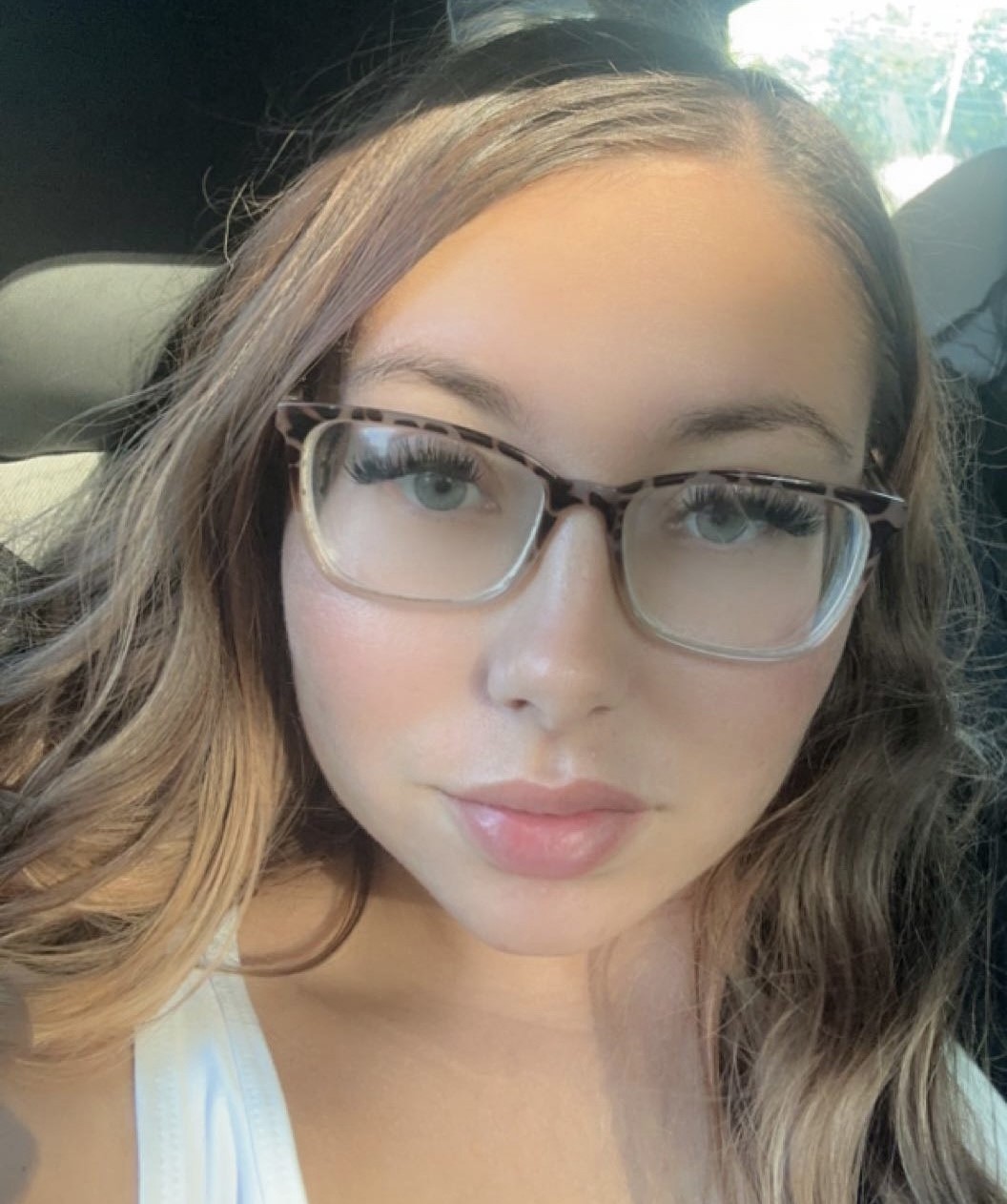 Robin Zinkhon Headshot