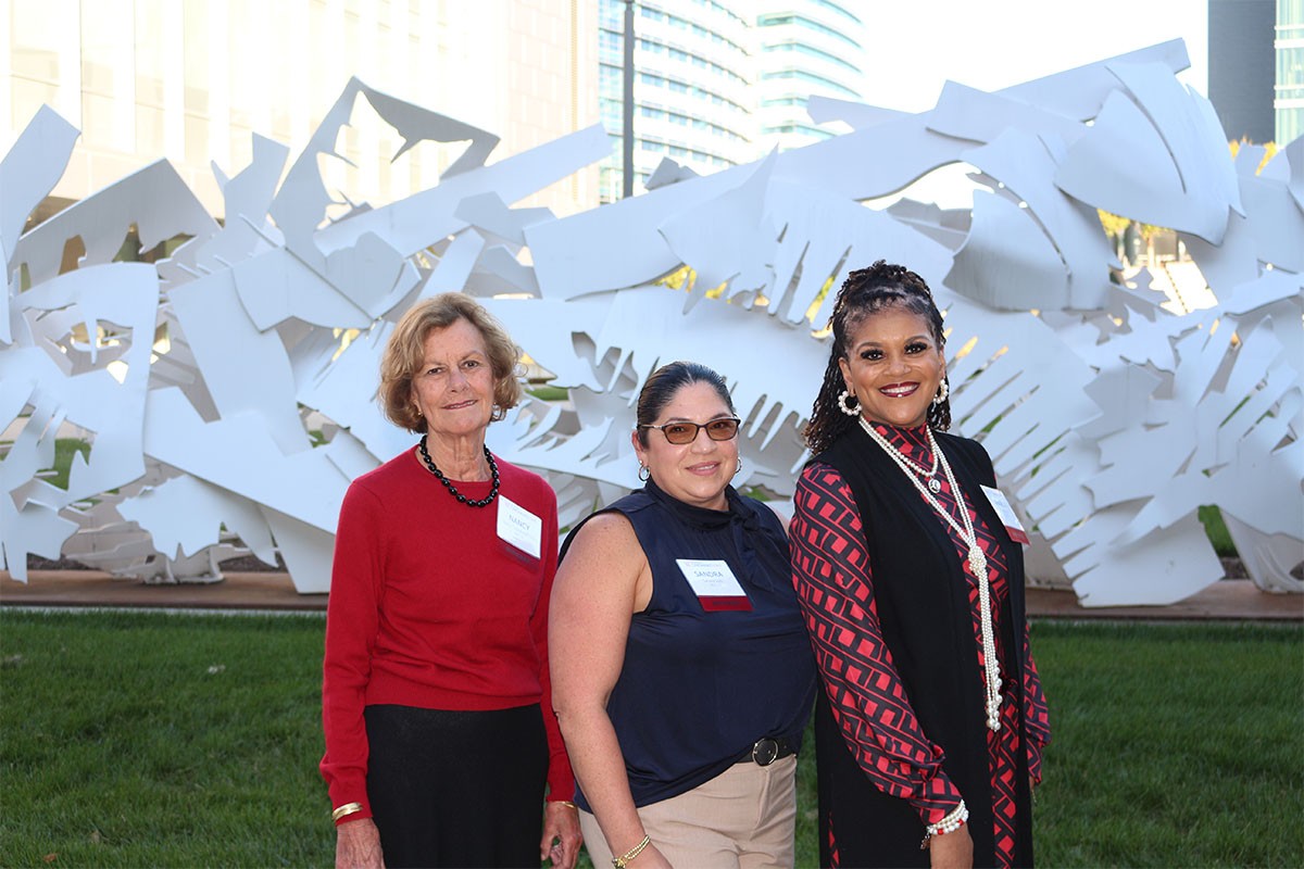 Distinguished Alumni Award winners 2019 with their awards